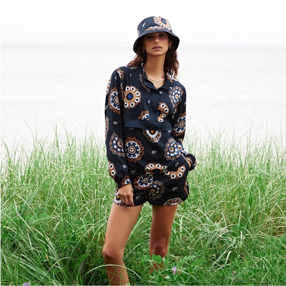 KITH | Flynn Scarf Print‎ Half Zip | Navy | Silk | Woman’s Size Small